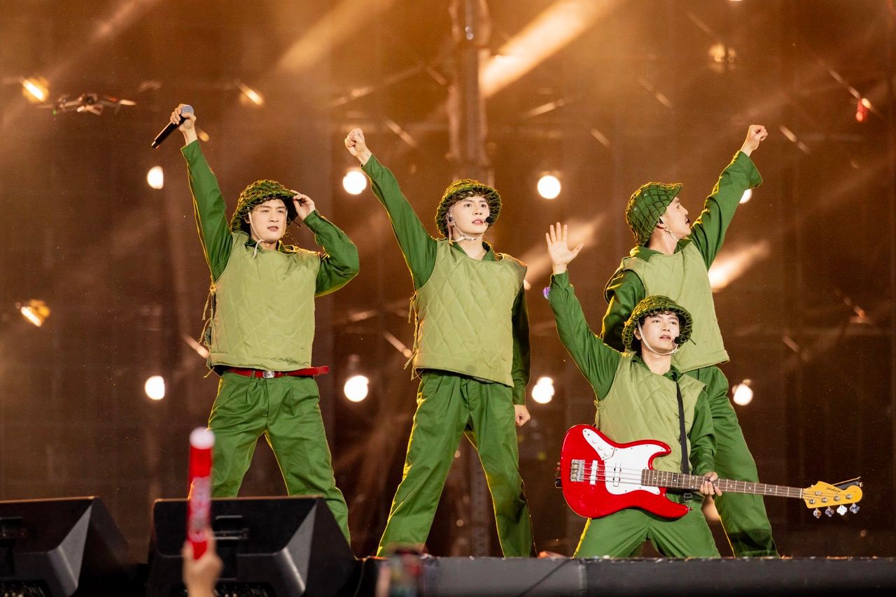 8 concert tái định hình nhạc Việt 2025: Anh Trai - Em Xinh cạnh tranh gắt, nhưng Top 1 đang thuộc về “Hoàng tử”- Ảnh 4. 8 concert tái định hình nhạc Việt 2025: Anh Trai - Em Xinh cạnh tranh gắt, nhưng Top 1 đang thuộc về “Hoàng tử”- Ảnh 4.