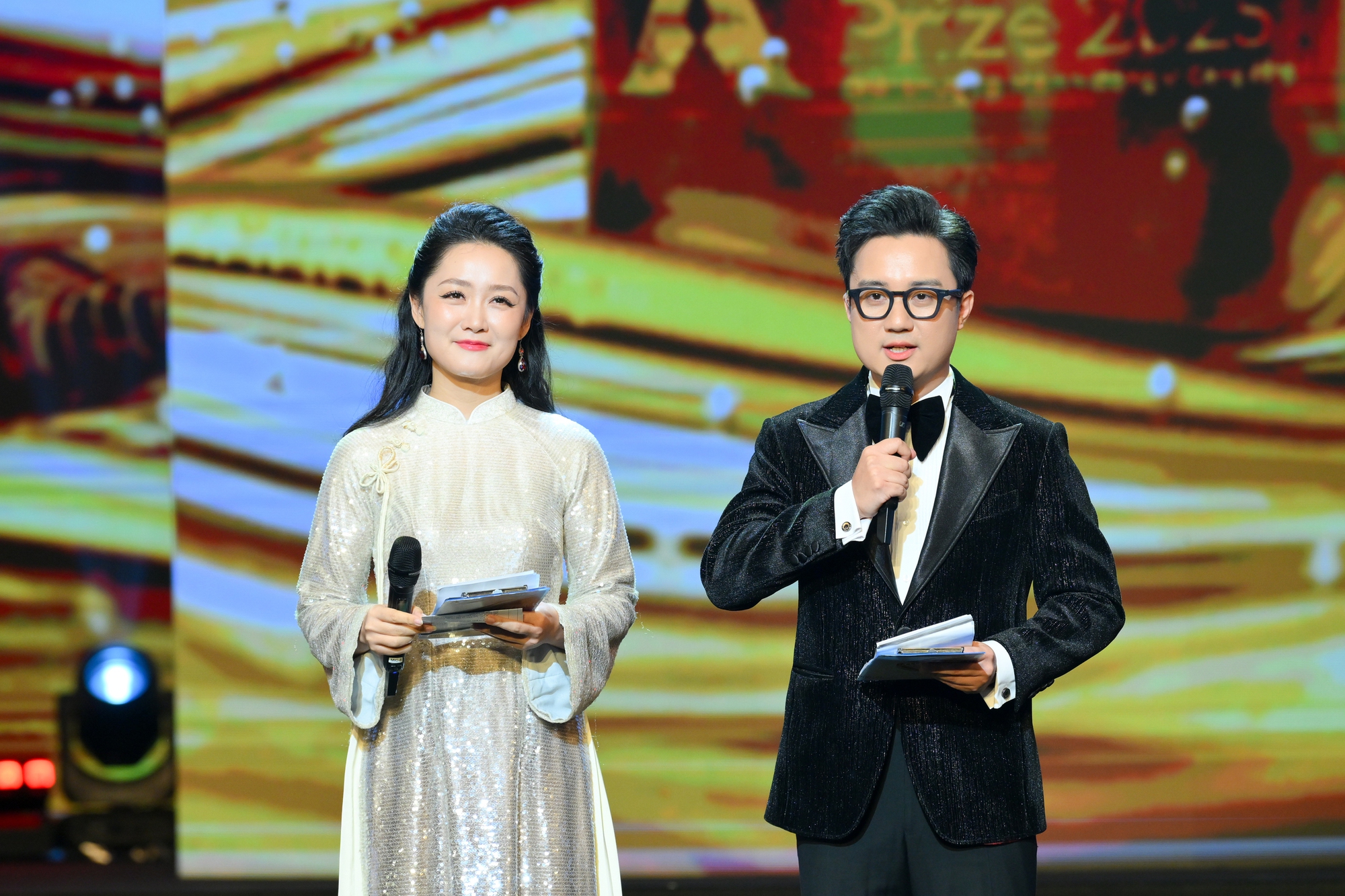 5 dự án được vinh danh tại hạng mục cao quý Giải thưởng năm - Giải thưởng Hành động vì cộng đồng 2025- Ảnh 7. 5 dự án được vinh danh tại hạng mục cao quý Giải thưởng năm - Giải thưởng Hành động vì cộng đồng 2025- Ảnh 7.