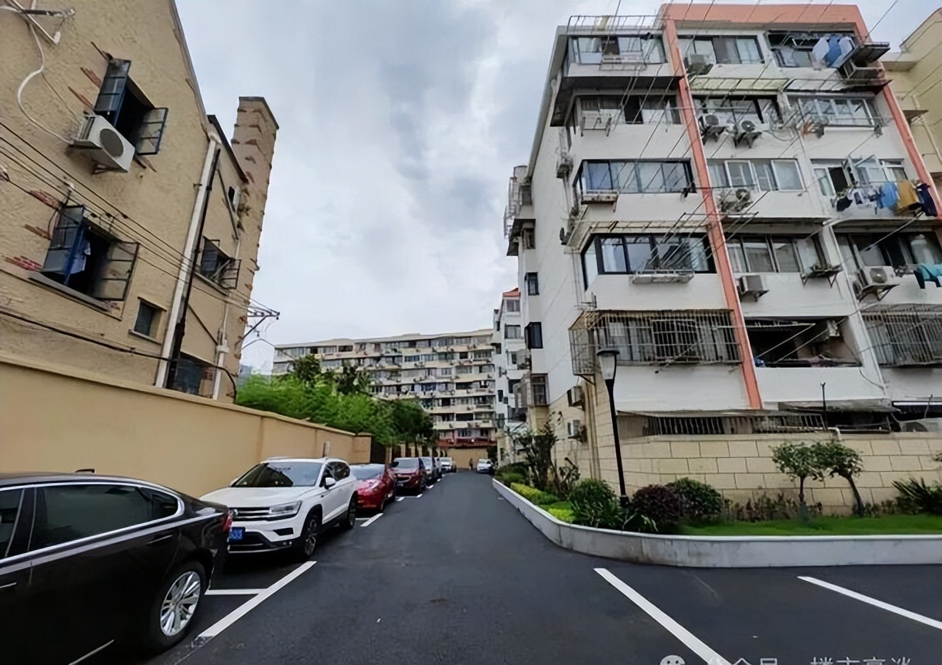 Bán căn hộ tầng 33 để về tòa nhà cũ không thang máy, tôi mới hiểu mình đã lãng phí tiền suốt nhiều năm- Ảnh 3. Bán căn hộ tầng 33 để về tòa nhà cũ không thang máy, tôi mới hiểu mình đã lãng phí tiền suốt nhiều năm- Ảnh 3.