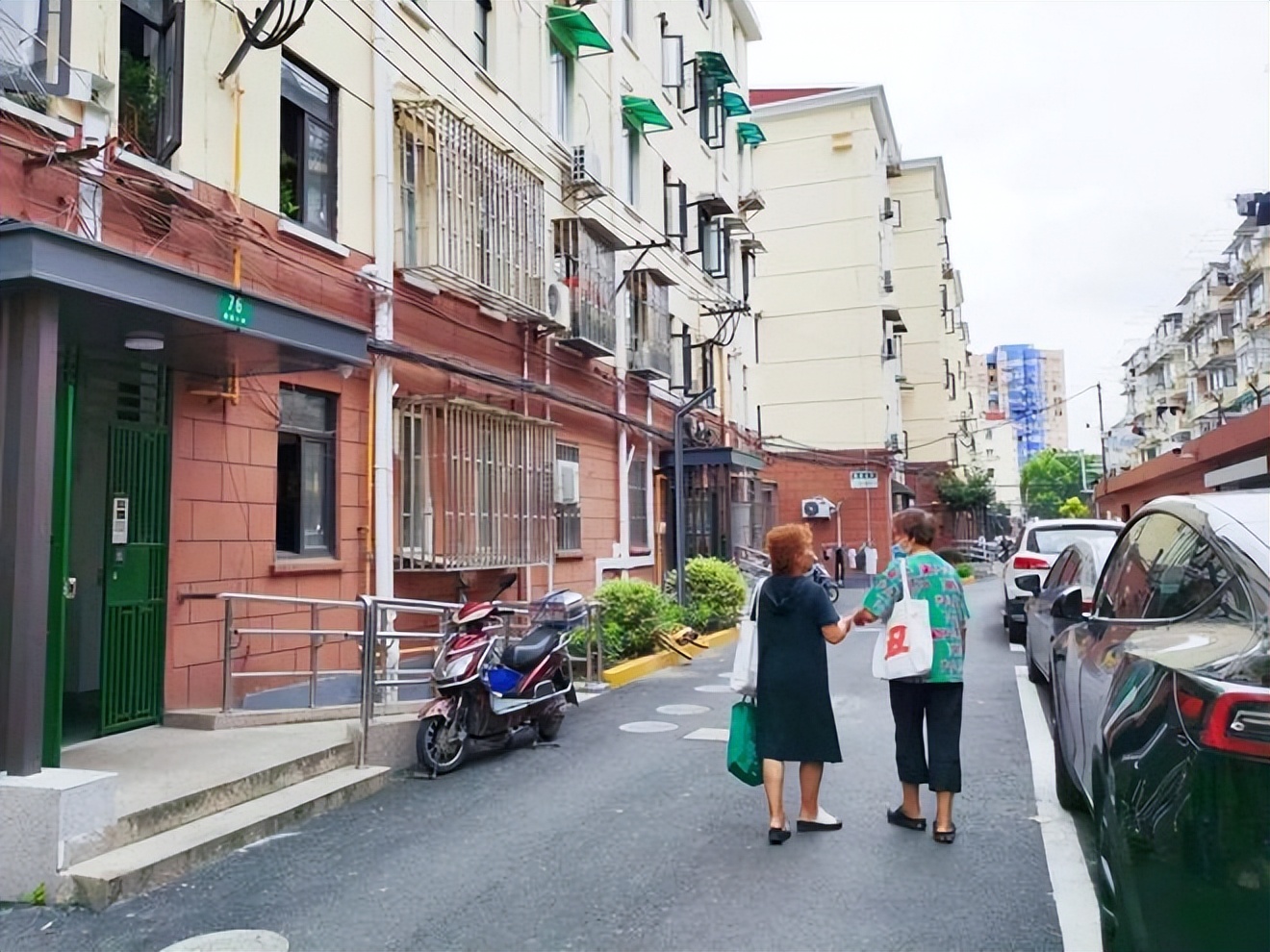 Bán căn hộ tầng 33 để về tòa nhà cũ không thang máy, tôi mới hiểu mình đã lãng phí tiền suốt nhiều năm- Ảnh 4. Bán căn hộ tầng 33 để về tòa nhà cũ không thang máy, tôi mới hiểu mình đã lãng phí tiền suốt nhiều năm- Ảnh 4.