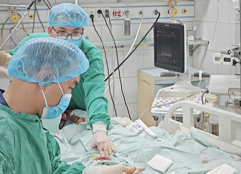 Nữ giáo viên nguy kịch sau bữa bún ngan- Ảnh 1. Nữ giáo viên nguy kịch sau bữa bún ngan- Ảnh 1.