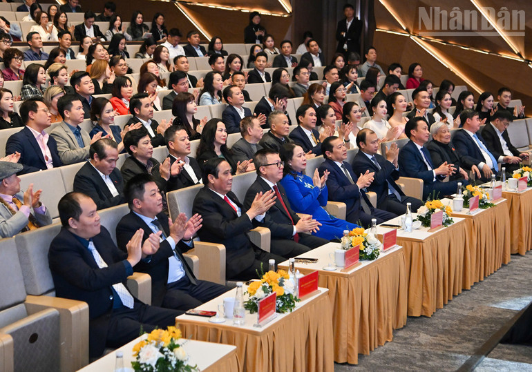 5 dự án được vinh danh tại hạng mục cao quý Giải thưởng năm - Giải thưởng Hành động vì cộng đồng 2025- Ảnh 10. 5 dự án được vinh danh tại hạng mục cao quý Giải thưởng năm - Giải thưởng Hành động vì cộng đồng 2025- Ảnh 10.