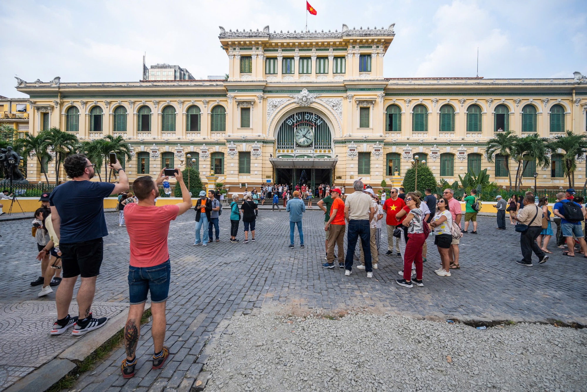 Du lịch Việt Nam bước vào “mùa vàng” đón khách quốc tế- Ảnh 5. Du lịch Việt Nam bước vào “mùa vàng” đón khách quốc tế- Ảnh 5.