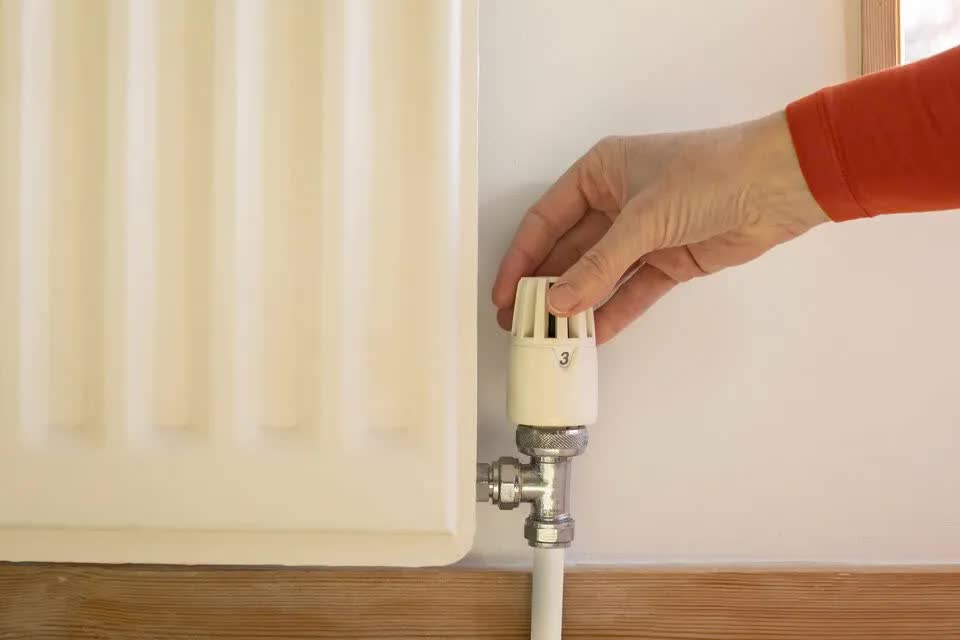 Vì sao không nên bật máy sưởi suốt đêm?- Ảnh 2. Vì sao không nên bật máy sưởi suốt đêm?- Ảnh 2.