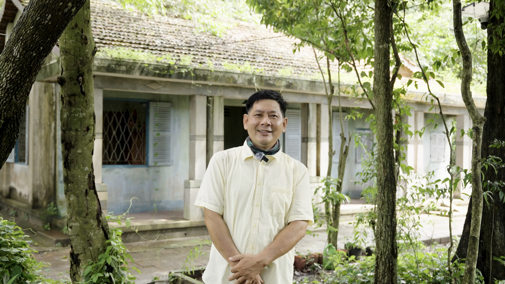 Trời ơi sao phim Việt này gan quá vậy: Dùng nhà ma làm bối cảnh, hàng xóm nói 6 chữ mà rợn tóc gáy- Ảnh 2. Trời ơi sao phim Việt này gan quá vậy: Dùng nhà ma làm bối cảnh, hàng xóm nói 6 chữ mà rợn tóc gáy- Ảnh 2.