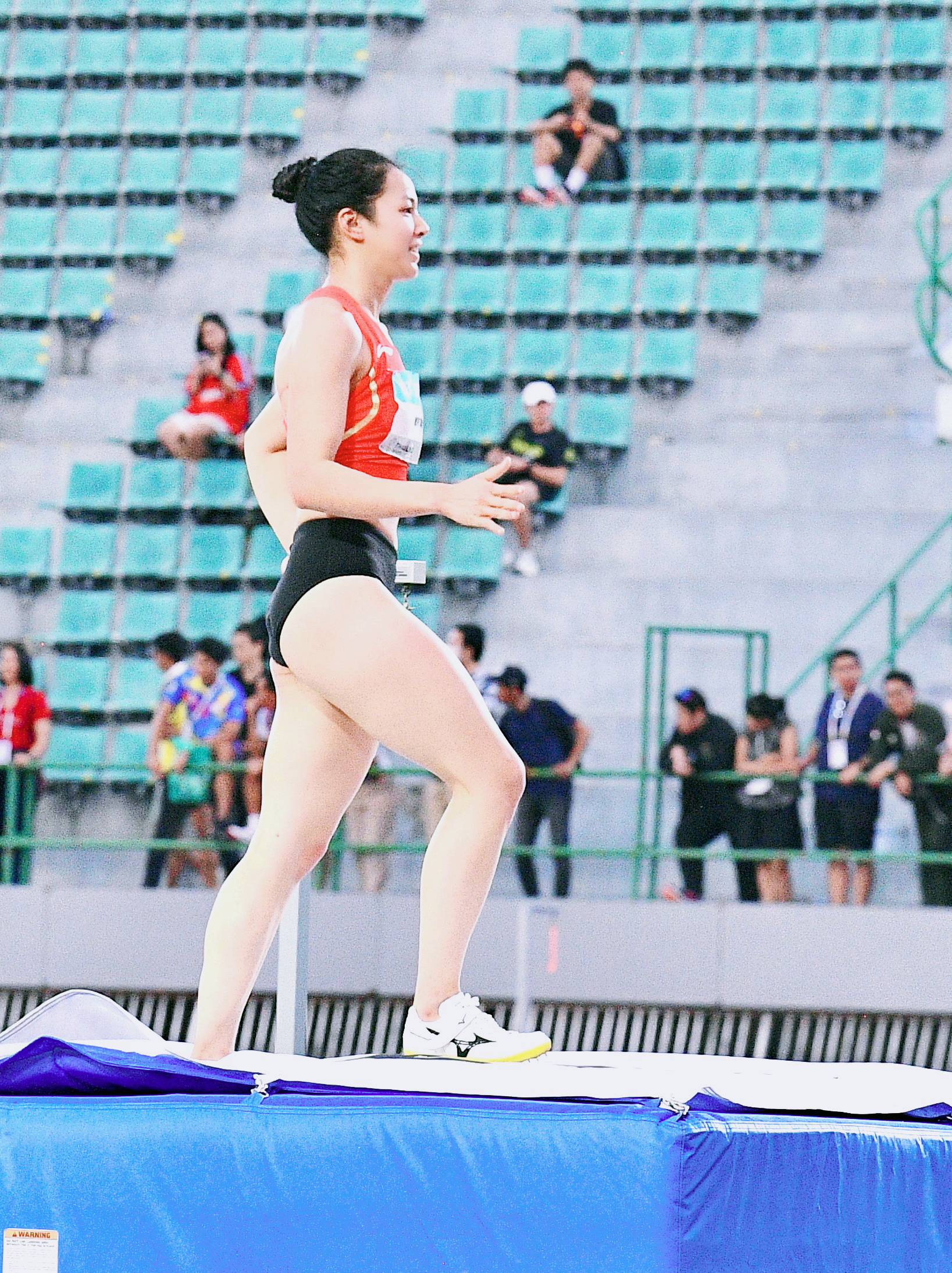 “Nữ thần” điền kinh Việt Nam cực hot ở SEA Games 33 chói sáng giành HCV: Visual cực bén, chân dài nuột nà- Ảnh 12. “Nữ thần” điền kinh Việt Nam cực hot ở SEA Games 33 chói sáng giành HCV: Visual cực bén, chân dài nuột nà- Ảnh 12.