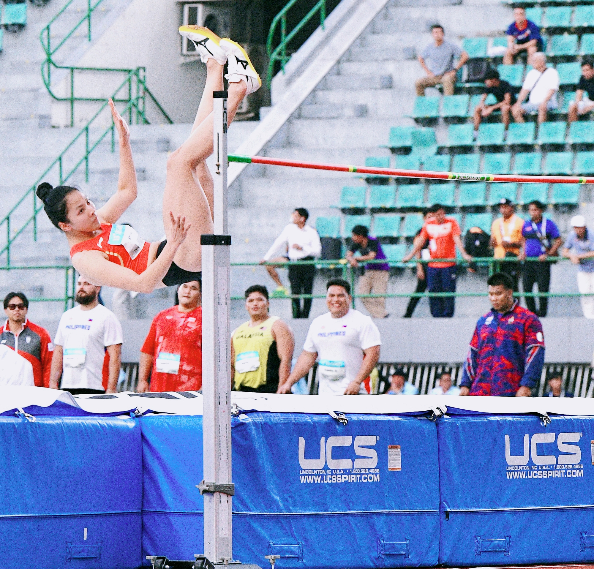 “Nữ thần” điền kinh Việt Nam cực hot ở SEA Games 33 chói sáng giành HCV: Visual cực bén, chân dài nuột nà- Ảnh 10. “Nữ thần” điền kinh Việt Nam cực hot ở SEA Games 33 chói sáng giành HCV: Visual cực bén, chân dài nuột nà- Ảnh 10.