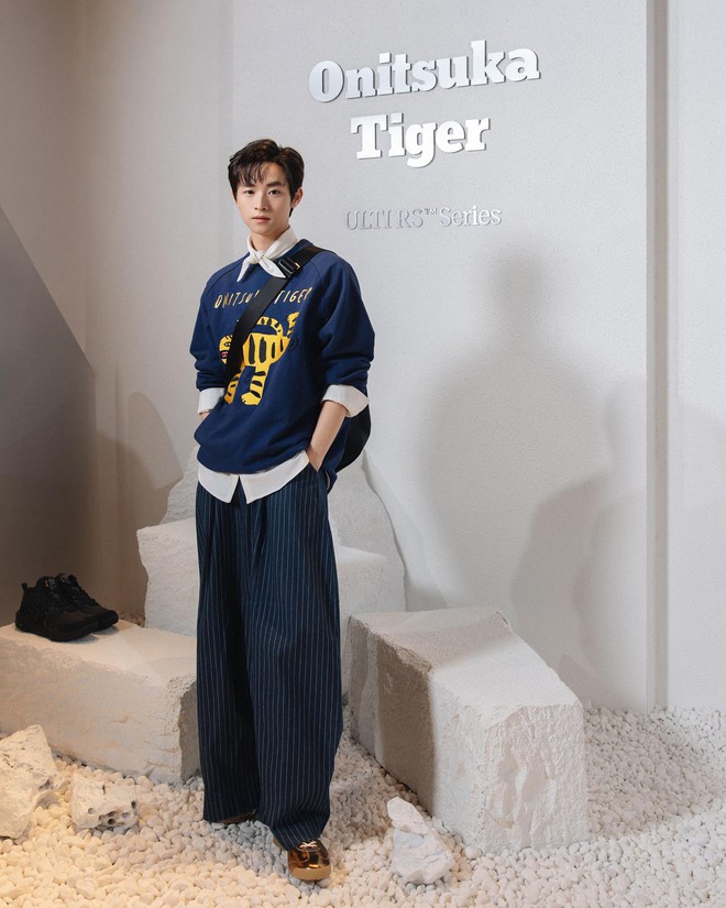 Vbiz có mỹ nam xinh trai chuẩn gout thế hệ mới: Từ visual đến style tưởng đâu “bạn trai nhà bên”- Ảnh 14.