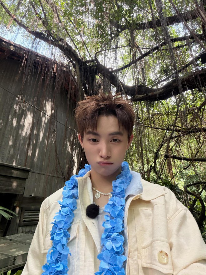 Vbiz có mỹ nam xinh trai chuẩn gout thế hệ mới: Từ visual đến style tưởng đâu “bạn trai nhà bên”- Ảnh 5.