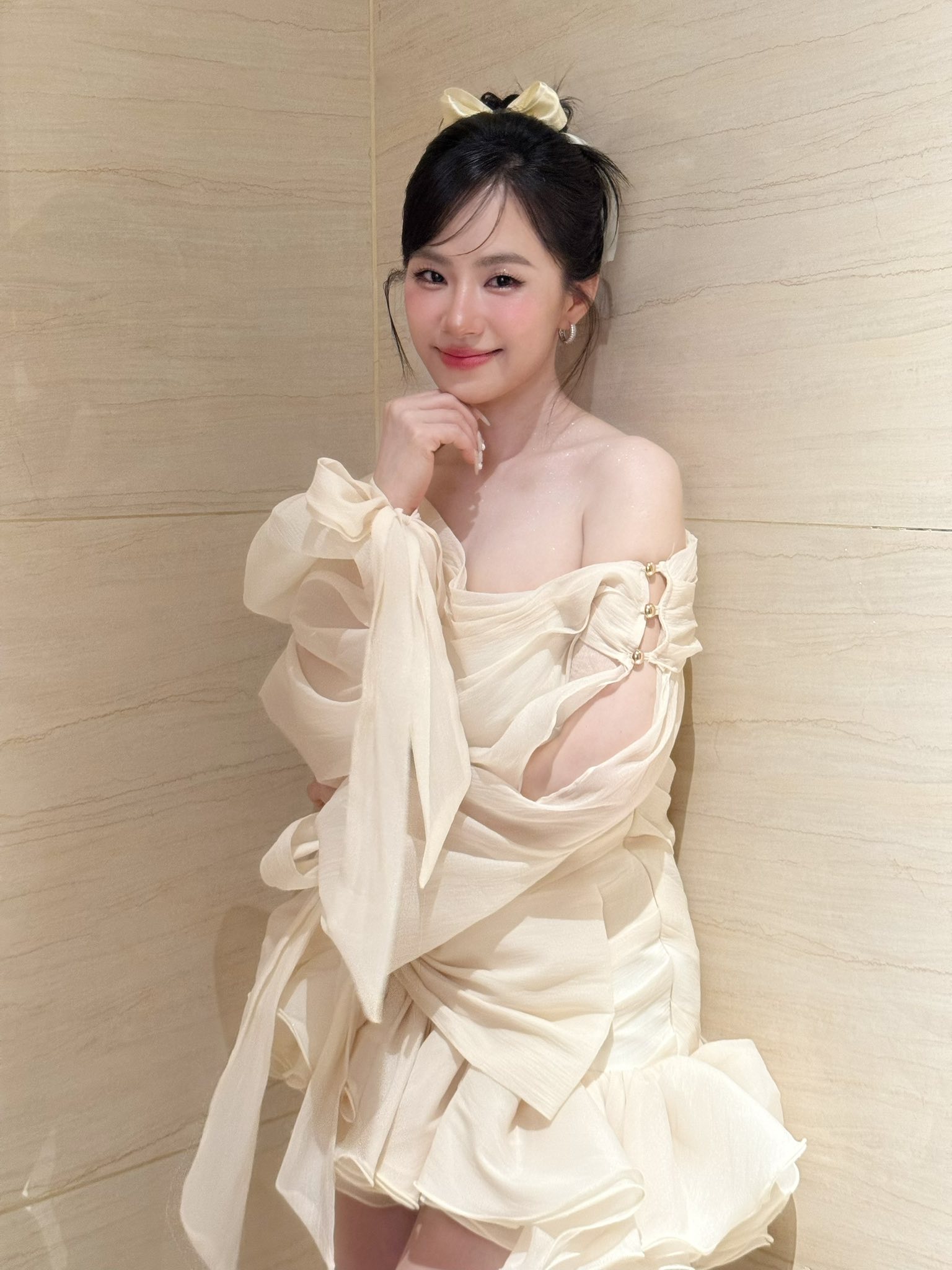 Lương B&iacute;ch Hữu lộ ảnh mới tốt nghiệp đại học ở tuổi 41, CĐM thốt l&ecirc;n trẻ hơn cả sinh vi&ecirc;n: B&iacute; quyết "chống gi&agrave;" g&oacute;i gọn trong 4 từ lần nữa dậy s&oacute;ng- Ảnh 10.