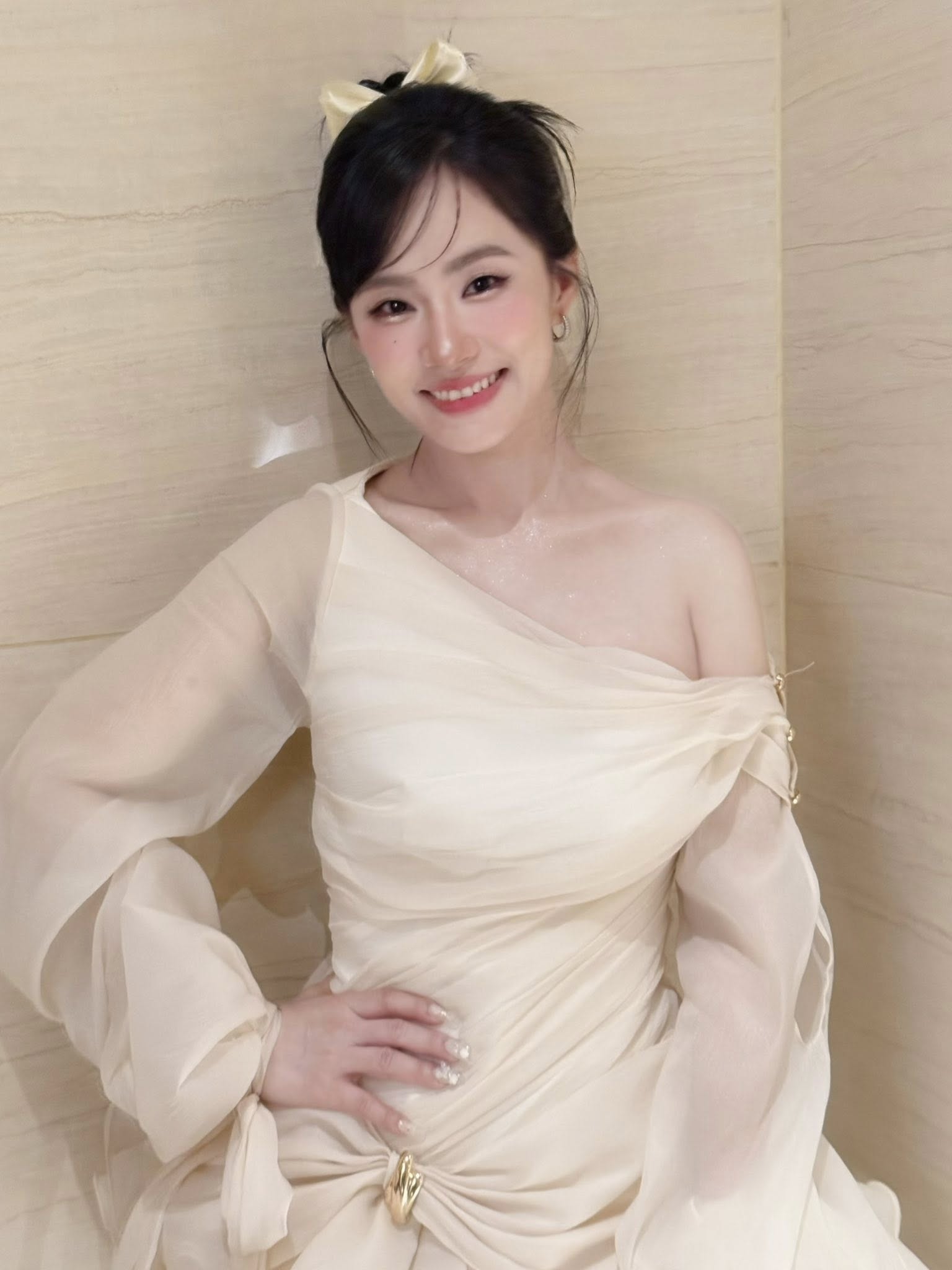 Lương B&iacute;ch Hữu lộ ảnh mới tốt nghiệp đại học ở tuổi 41, CĐM thốt l&ecirc;n trẻ hơn cả sinh vi&ecirc;n: B&iacute; quyết "chống gi&agrave;" g&oacute;i gọn trong 4 từ lần nữa dậy s&oacute;ng- Ảnh 11.