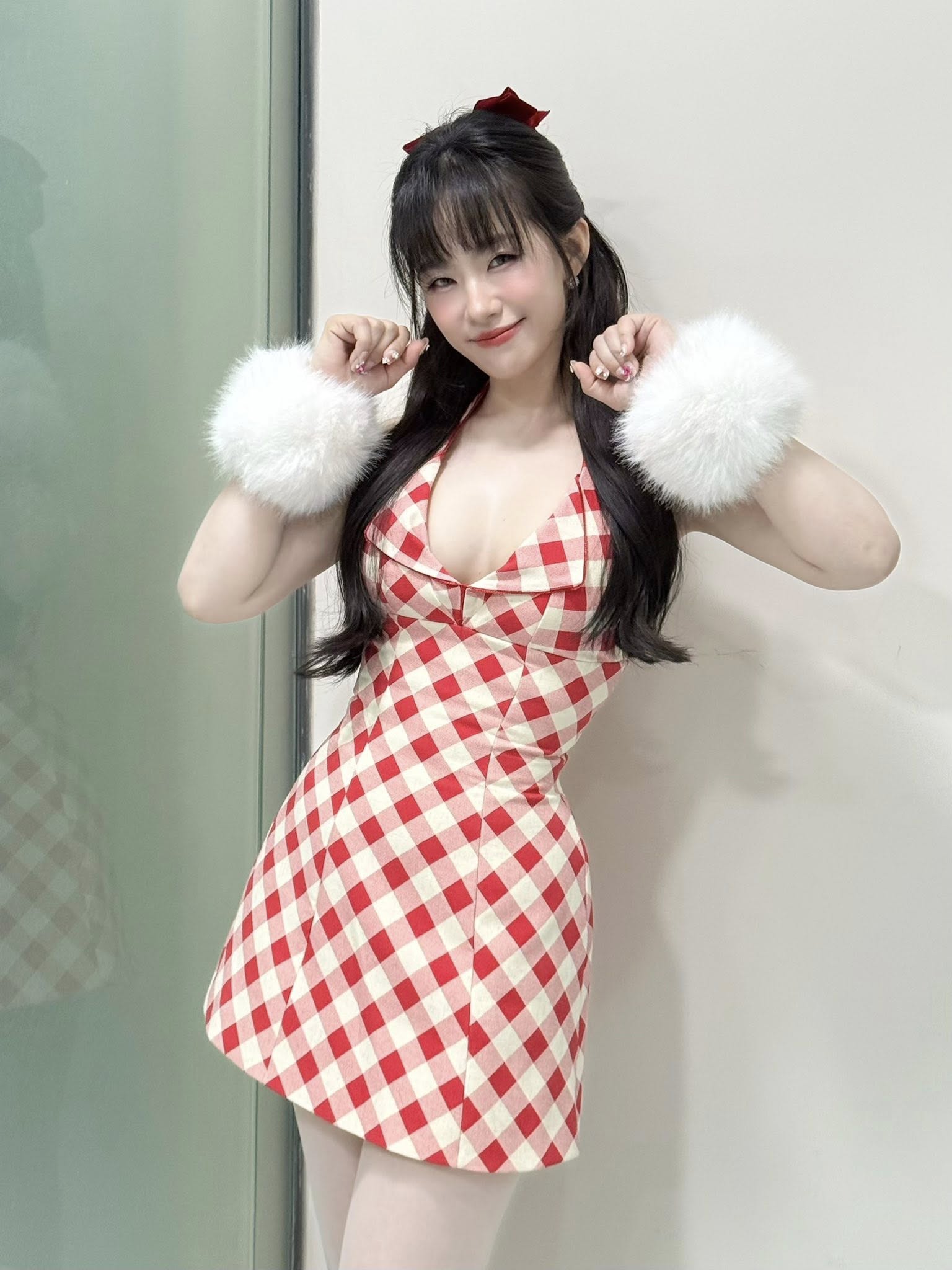 Lương B&iacute;ch Hữu lộ ảnh mới tốt nghiệp đại học ở tuổi 41, CĐM thốt l&ecirc;n trẻ hơn cả sinh vi&ecirc;n: B&iacute; quyết "chống gi&agrave;" g&oacute;i gọn trong 4 từ lần nữa dậy s&oacute;ng- Ảnh 5.