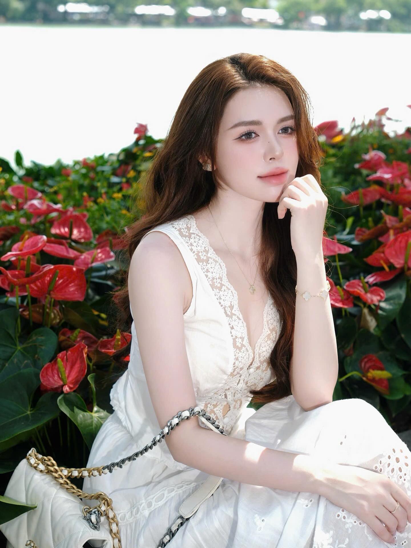 Một mỹ nh&acirc;n phim giờ v&agrave;ng h&uacute;t h&agrave;ng triệu lượt xem- Ảnh 6.