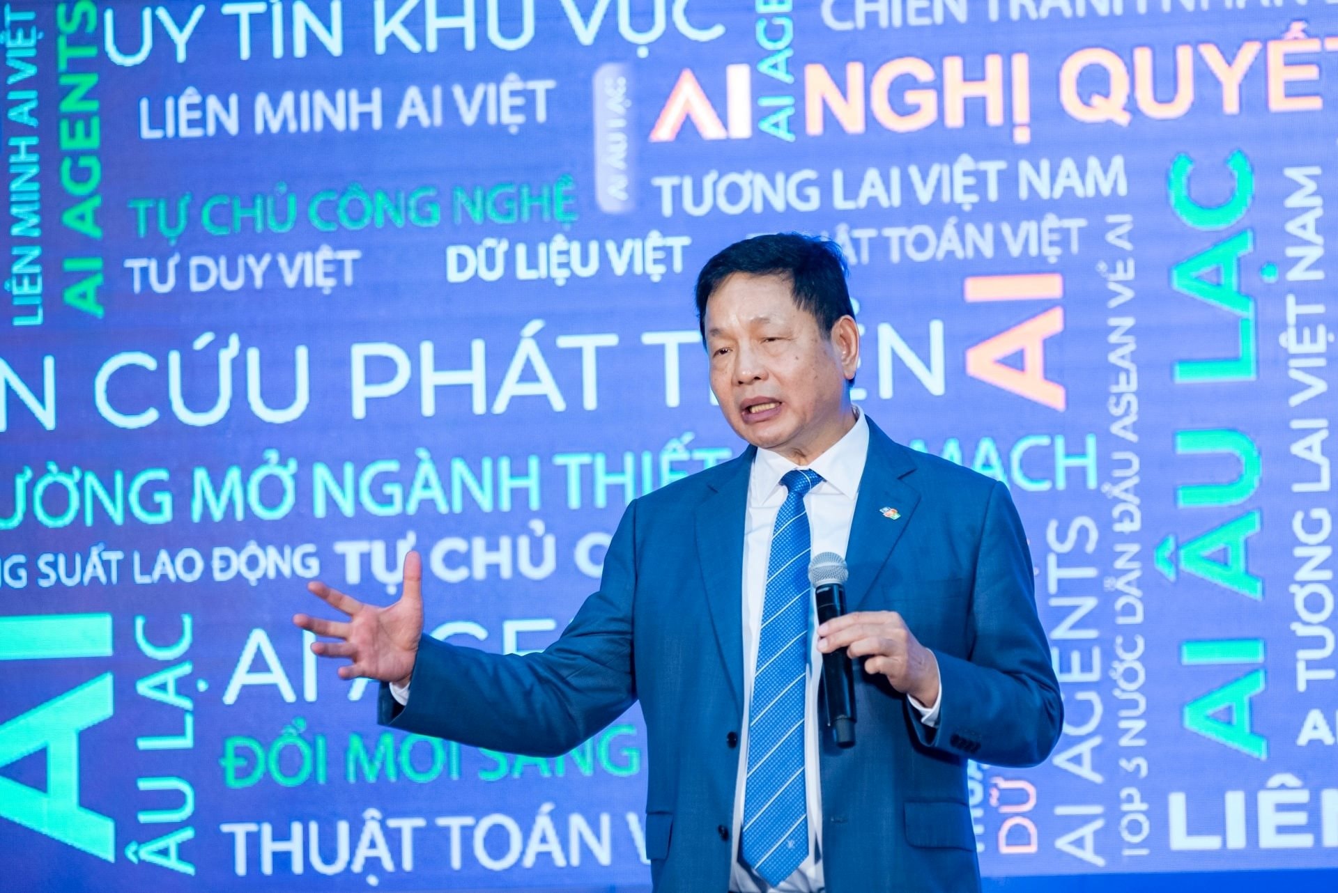 Chủ tịch Trương Gia B&igrave;nh: UAV, đường sắt l&agrave; chiến lược mới của FPT- Ảnh 1.