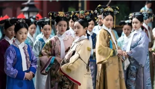 Phi tần 19 tuổi gả cho Càn Long ngoài 60: Được sủng ái đến mòn thẻ, đột ngột biến mất sau sinh nhật sớm- Ảnh 3. Phi tần 19 tuổi gả cho Càn Long ngoài 60: Được sủng ái đến mòn thẻ, đột ngột biến mất sau sinh nhật sớm- Ảnh 3.