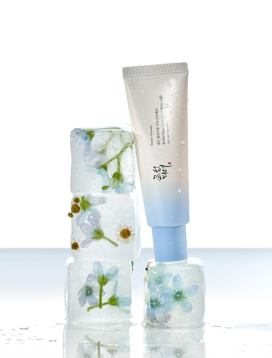 Thấu hiểu làn da người Việt, khi kem chống nắng không chỉ là "lá chắn" mà còn tạo lớp finish ẩm mịn- Ảnh 1. Thấu hiểu làn da người Việt, khi kem chống nắng không chỉ là "lá chắn" mà còn tạo lớp finish ẩm mịn- Ảnh 1.