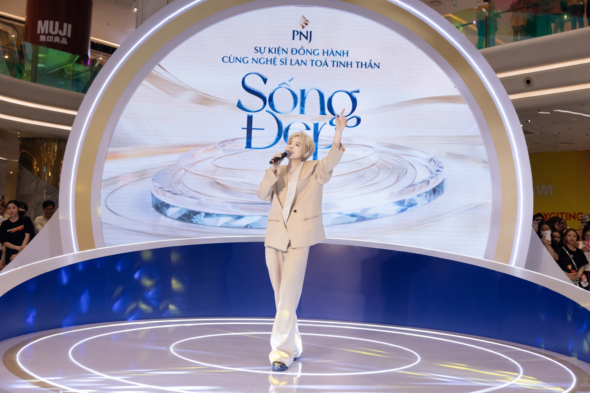 &ldquo;L&agrave;m trước, n&oacute;i sau&rdquo; - PNJ c&ocirc;ng bố nền tảng truyền th&ocirc;ng &ldquo;Sống đẹp&rdquo;- Ảnh 1.