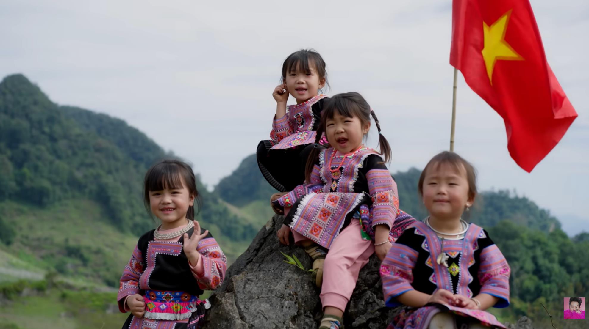 T&ugrave;ng Dương ra mắt MV "Rạng ngời Việt Nam t&ocirc;i": &ldquo;Nếu c&oacute; kiếp sau, t&ocirc;i vẫn muốn l&agrave; người Việt Nam&rdquo;- Ảnh 2.