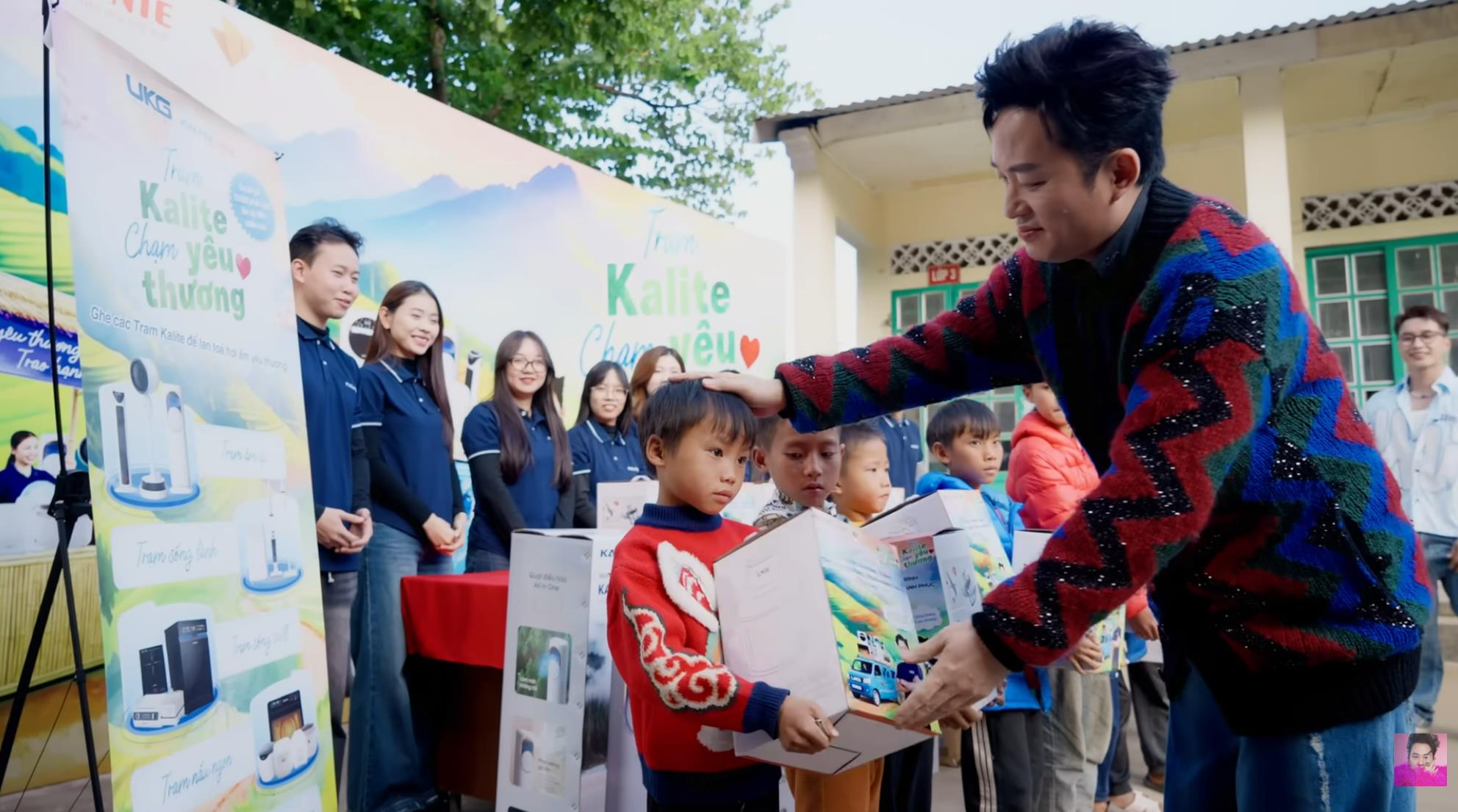 T&ugrave;ng Dương ra mắt MV "Rạng ngời Việt Nam t&ocirc;i": &ldquo;Nếu c&oacute; kiếp sau, t&ocirc;i vẫn muốn l&agrave; người Việt Nam&rdquo;- Ảnh 3.