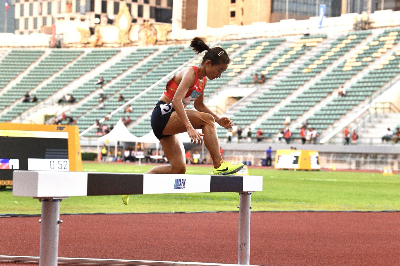 Nguyễn Thị Oanh tạo kỳ t&iacute;ch, gi&agrave;nh hat-trick HCV SEA Games 33- Ảnh 8.