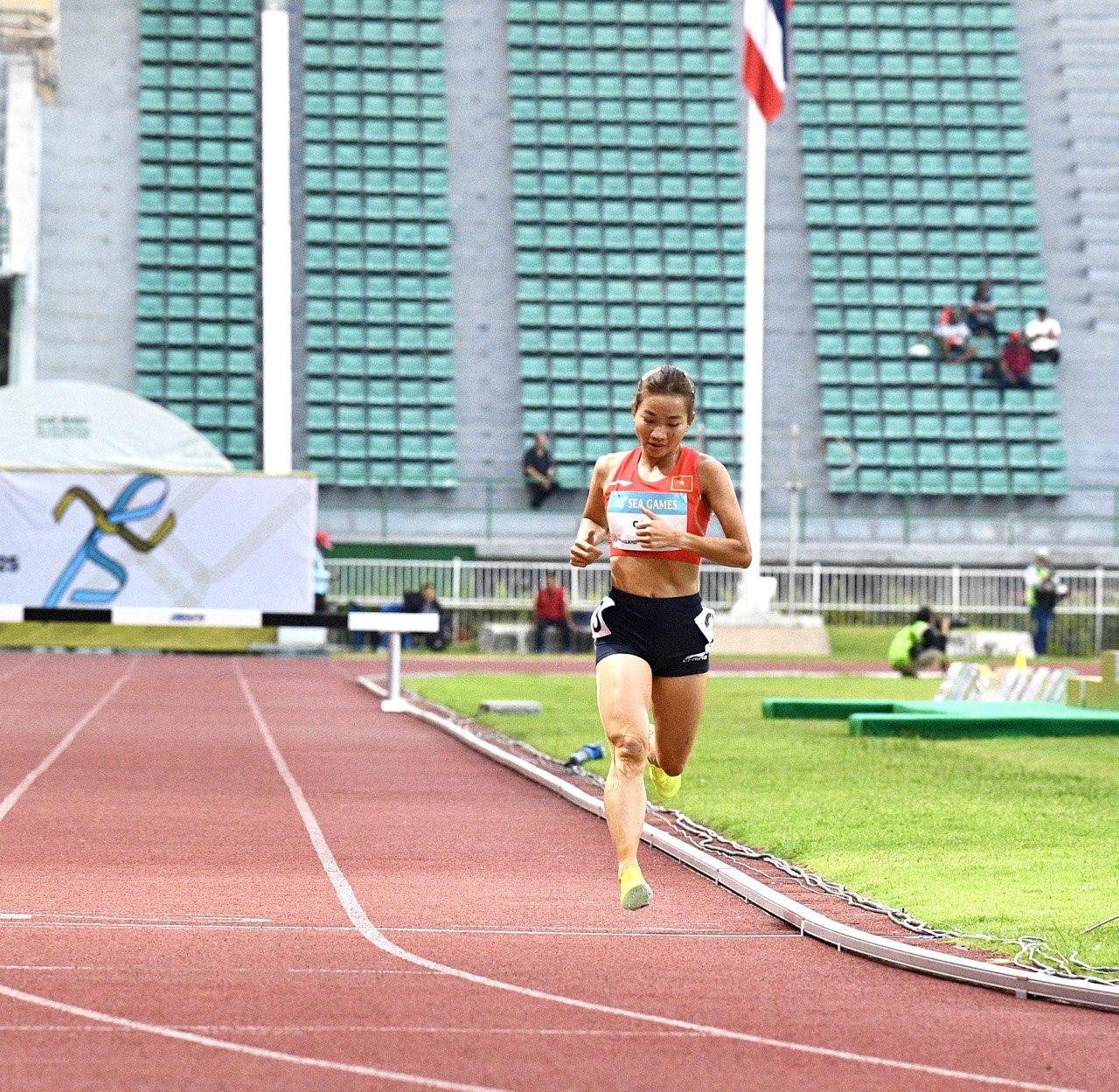 Nguyễn Thị Oanh tạo kỳ t&iacute;ch, gi&agrave;nh hat-trick HCV SEA Games 33- Ảnh 4.
