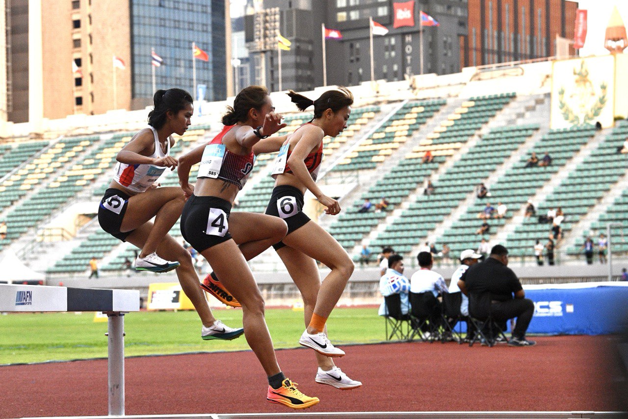 Nguyễn Thị Oanh tạo kỳ t&iacute;ch, gi&agrave;nh hat-trick HCV SEA Games 33- Ảnh 10.