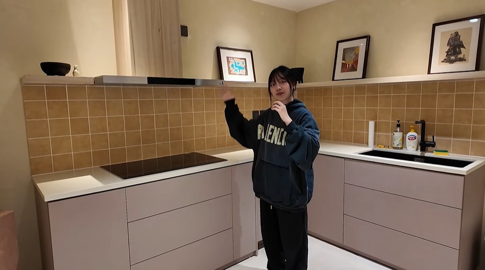 Sống đủ lâu để thấy: Nam nghệ sĩ mua nhà ở chung với bạn gái quản lý, vừa chính thức cầu hôn- Ảnh 10. Sống đủ lâu để thấy: Nam nghệ sĩ mua nhà ở chung với bạn gái quản lý, vừa chính thức cầu hôn- Ảnh 10.