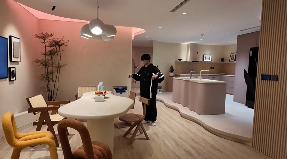 Sống đủ lâu để thấy: Nam nghệ sĩ mua nhà ở chung với bạn gái quản lý, vừa chính thức cầu hôn- Ảnh 8. Sống đủ lâu để thấy: Nam nghệ sĩ mua nhà ở chung với bạn gái quản lý, vừa chính thức cầu hôn- Ảnh 8.