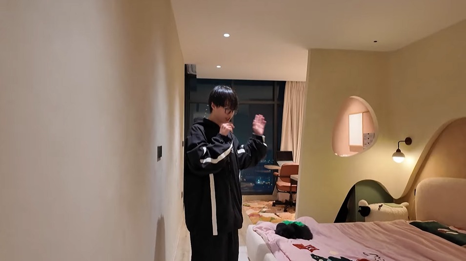 Sống đủ lâu để thấy: Nam nghệ sĩ mua nhà ở chung với bạn gái quản lý, vừa chính thức cầu hôn- Ảnh 11. Sống đủ lâu để thấy: Nam nghệ sĩ mua nhà ở chung với bạn gái quản lý, vừa chính thức cầu hôn- Ảnh 11.