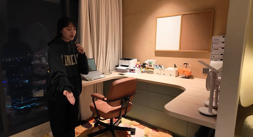 Sống đủ lâu để thấy: Nam nghệ sĩ mua nhà ở chung với bạn gái quản lý, vừa chính thức cầu hôn- Ảnh 12. Sống đủ lâu để thấy: Nam nghệ sĩ mua nhà ở chung với bạn gái quản lý, vừa chính thức cầu hôn- Ảnh 12.