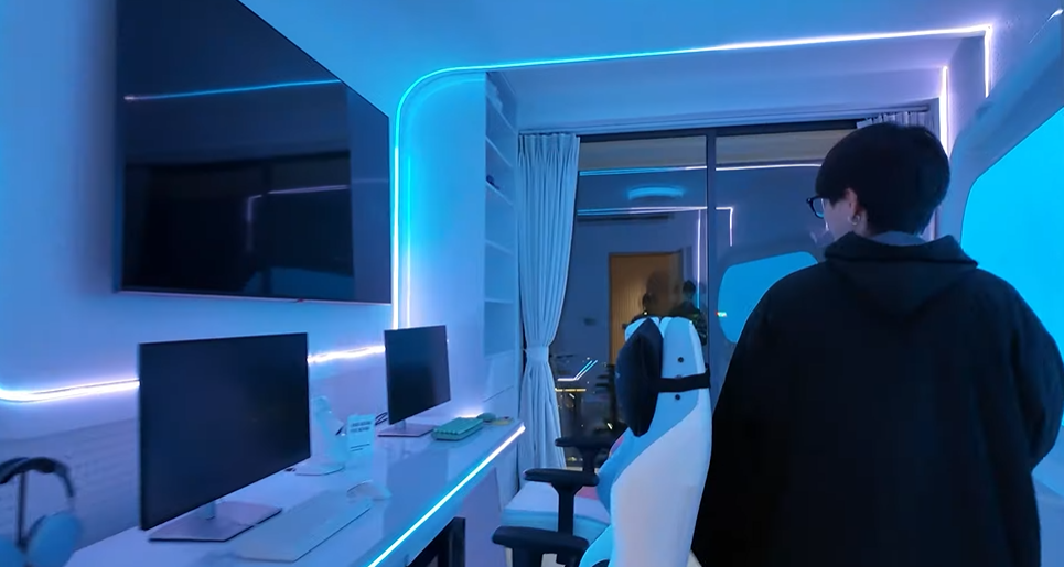 Sống đủ lâu để thấy: Nam nghệ sĩ mua nhà ở chung với bạn gái quản lý, vừa chính thức cầu hôn- Ảnh 14. Sống đủ lâu để thấy: Nam nghệ sĩ mua nhà ở chung với bạn gái quản lý, vừa chính thức cầu hôn- Ảnh 14.