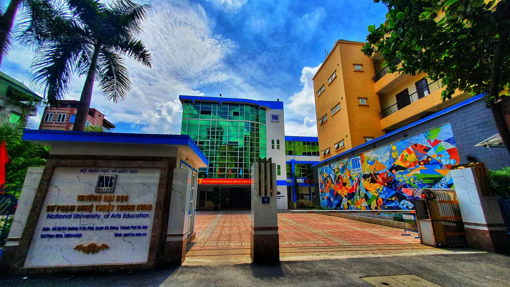 Hiệu trưởng một trường bị bắt vì sai phạm tiền hỗ trợ A80, tình hình chi trả tiền cho sinh viên các trường khác hiện ra sao?- Ảnh 1. Hiệu trưởng một trường bị bắt vì sai phạm tiền hỗ trợ A80, tình hình chi trả tiền cho sinh viên các trường khác hiện ra sao?- Ảnh 1.