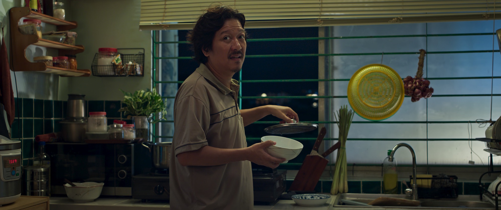 Ai là nam chính phim Tết của Trường Giang: HIEUTHUHAI, NEGAV hay nam ca sĩ vừa bị cấm diễn?- Ảnh 5. Ai là nam chính phim Tết của Trường Giang: HIEUTHUHAI, NEGAV hay nam ca sĩ vừa bị cấm diễn?- Ảnh 5.