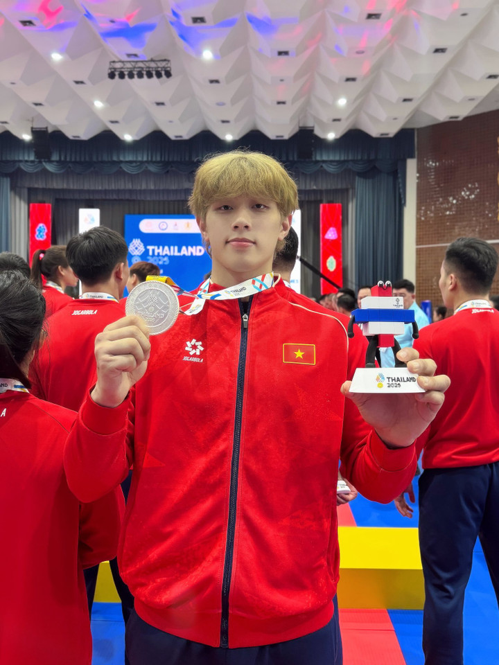 Ngoại h&igrave;nh điển trai như nam thần H&agrave;n Quốc của VĐV v&otilde; thuật g&acirc;y sốt SEA Games- Ảnh 5.