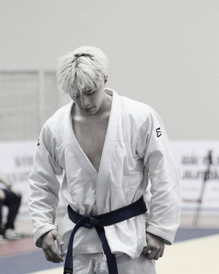 Ngoại h&igrave;nh điển trai như nam thần H&agrave;n Quốc của VĐV v&otilde; thuật g&acirc;y sốt SEA Games- Ảnh 4.