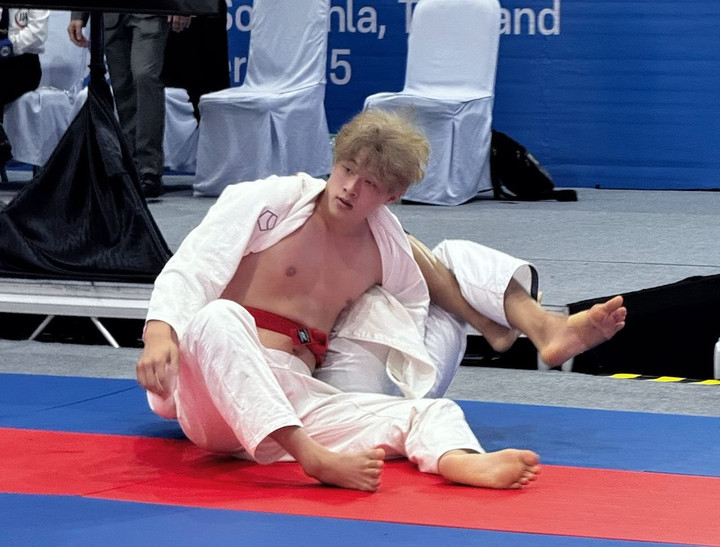 Ngoại h&igrave;nh điển trai như nam thần H&agrave;n Quốc của VĐV v&otilde; thuật g&acirc;y sốt SEA Games- Ảnh 2.