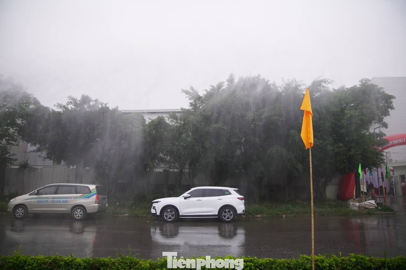 H&agrave; Nội c&oacute; th&ecirc;m c&aacute;c xe "ph&aacute;o xa sương m&ugrave;" dập bụi mịn- Ảnh 7.