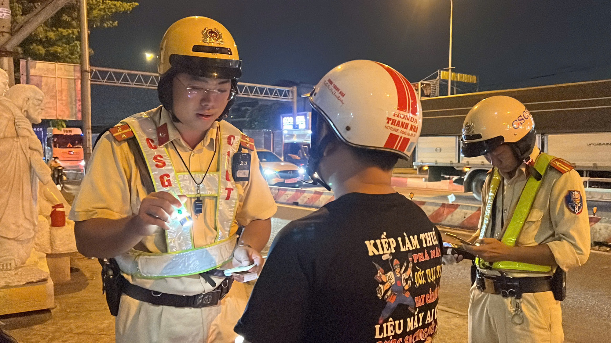 TPHCM: Say xỉn, người đàn ông không nhớ tên, bỏ lại xe máy- Ảnh 1. img