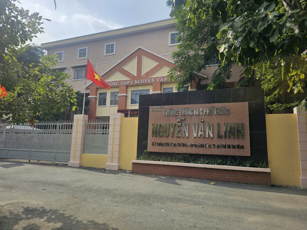 Phụ huynh "tố" một trường THPT ở TPHCM về việc vận động tài trợ- Ảnh 1. Phụ huynh "tố" một trường THPT ở TPHCM về việc vận động tài trợ- Ảnh 1.