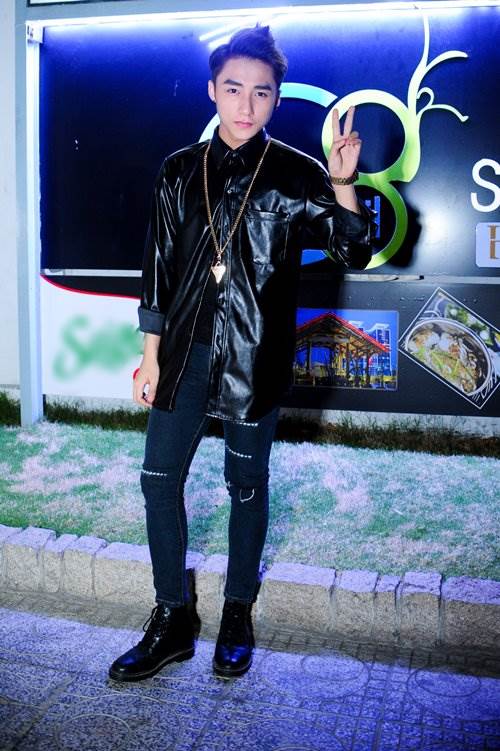 Lộ ảnh hiếm thời Sơn Tùng M-TP đi hát hội chợ, 1 ánh nhìn "tố cáo" tất cả- Ảnh 2. Lộ ảnh hiếm thời Sơn Tùng M-TP đi hát hội chợ, 1 ánh nhìn "tố cáo" tất cả- Ảnh 2.