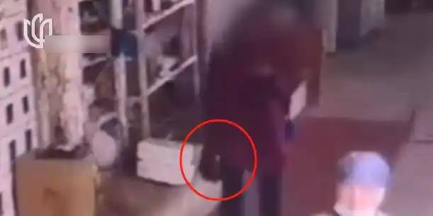 Bức x&uacute;c v&igrave; bị kh&aacute;ch đ&aacute;nh gi&aacute; xấu, shipper đ&atilde; l&eacute;n l&uacute;t l&agrave;m 1 điều khi giao h&agrave;ng- Ảnh 2.