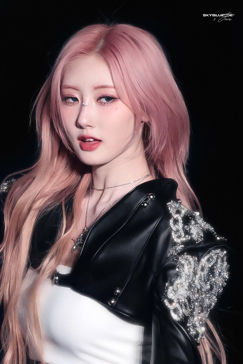 Mỹ nh&acirc;n nổi tiếng h&aacute;t hay, xinh như b&uacute;p b&ecirc; bị cắt s&oacute;ng thẳng tay, &acirc;m mưu loại trừ r&otilde; mồn một- Ảnh 5.