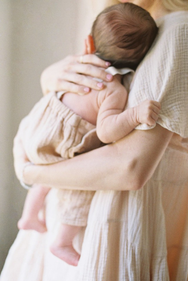 Bức thư tay gửi mẹ "con rất tuyệt vọng": Cứu đứa trẻ, đ&ocirc;i khi phải bằng c&aacute;ch xoa dịu nỗi đau để người mẹ c&oacute; thể "thở"- Ảnh 2.