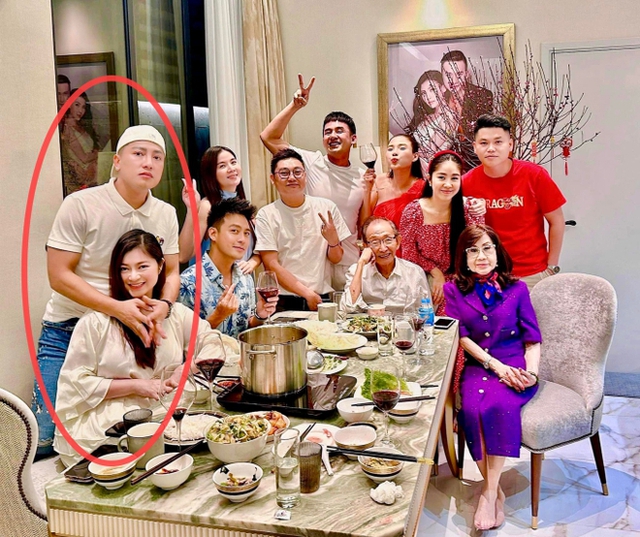 Showbiz Việt chưa ai giấu kỹ như đ&ocirc;i n&agrave;y: Đăng k&yacute; kết h&ocirc;n, sinh con đầu l&ograve;ng cả năm chẳng ai hay biết!- Ảnh 5.