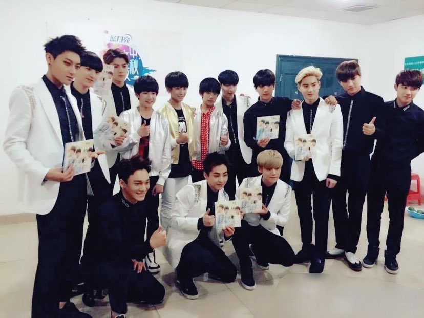 Khoảnh khắc được v&iacute; như "nước mắt của thời đại", hiện thực khốc liệt về sự hết thời của 2 đỉnh lưu ch&acirc;u &Aacute;- Ảnh 1.