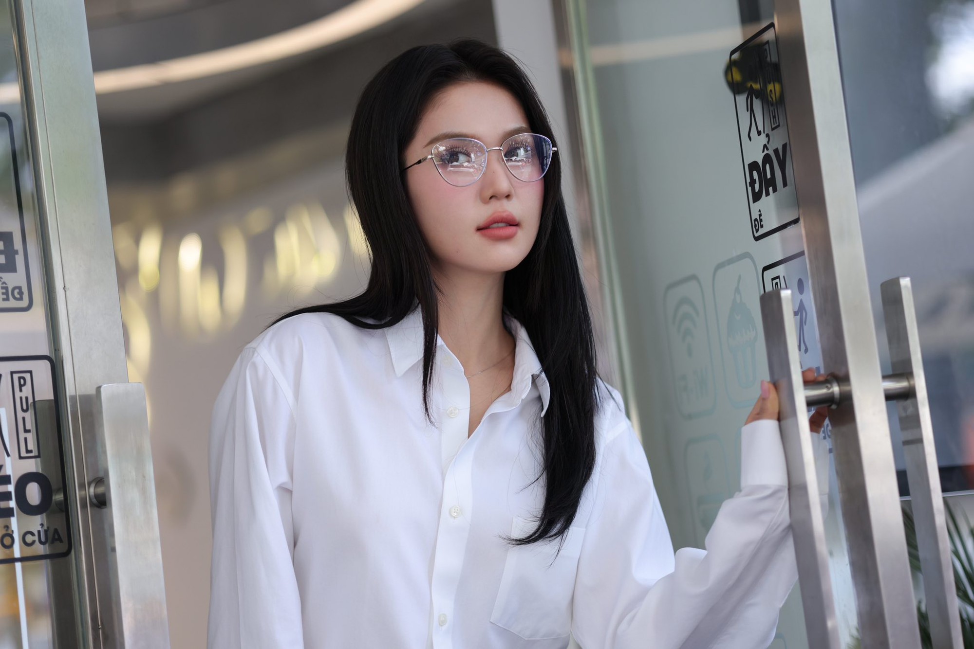 Chuyện g&igrave; đang xảy ra với Ngọc Trinh?- Ảnh 2.