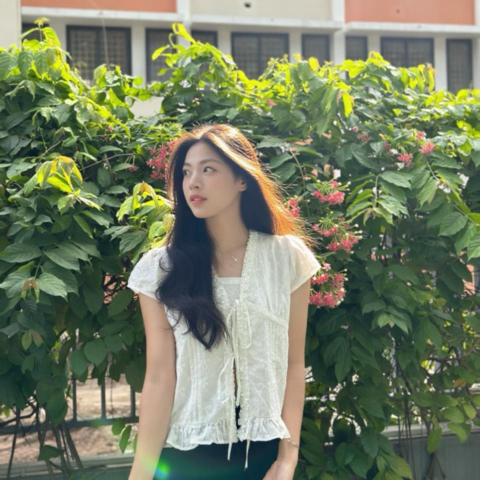 Phỏng vấn hot girl 2k6 nhảy cao cực t&aacute;o bạo gi&agrave;nh HCV cho Việt Nam, tr&ecirc;n s&acirc;n mộc mạc, đời thường xinh như thi&ecirc;n thần- Ảnh 5.