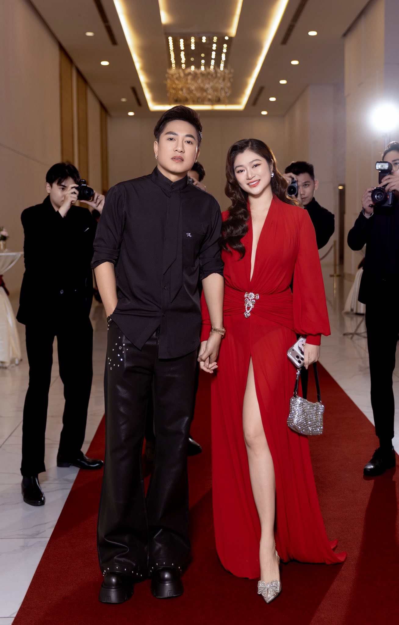 Showbiz Việt chưa ai giấu kỹ như đ&ocirc;i n&agrave;y: Đăng k&yacute; kết h&ocirc;n, sinh con đầu l&ograve;ng cả năm chẳng ai hay biết!- Ảnh 7.