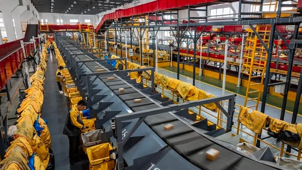 1 gi&acirc;y tr&ocirc;i qua c&oacute; 6.200 đơn h&agrave;ng ship ở Trung Quốc, cả năm lập kỷ lục 180 tỷ bưu kiện- Ảnh 2.