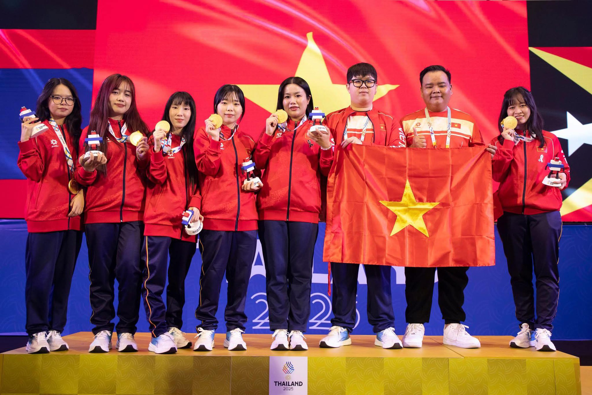 Ch&acirc;n dung những nữ chiến binh v&agrave;ng Li&ecirc;n Qu&acirc;n Mobile Việt Nam tại SEA Games 33- Ảnh 1.